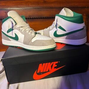 Air Jordan 1 green and grey slightly used